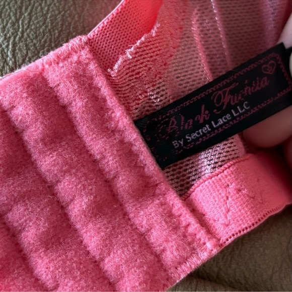 Secret Lace pink bra un padded. Size 44C - Picture 8 of 10